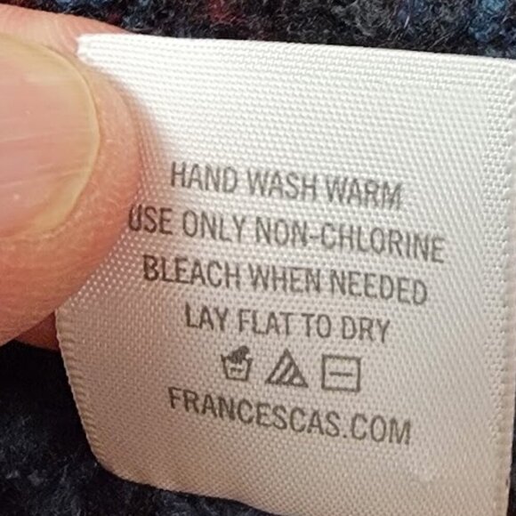 Wonderfully soft and cozy hooded Rauna with fringed hemline - One Size - Picture 9 of 9